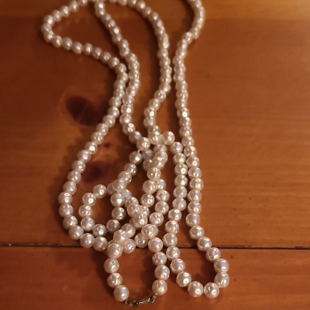 Elegant Pearl Necklace